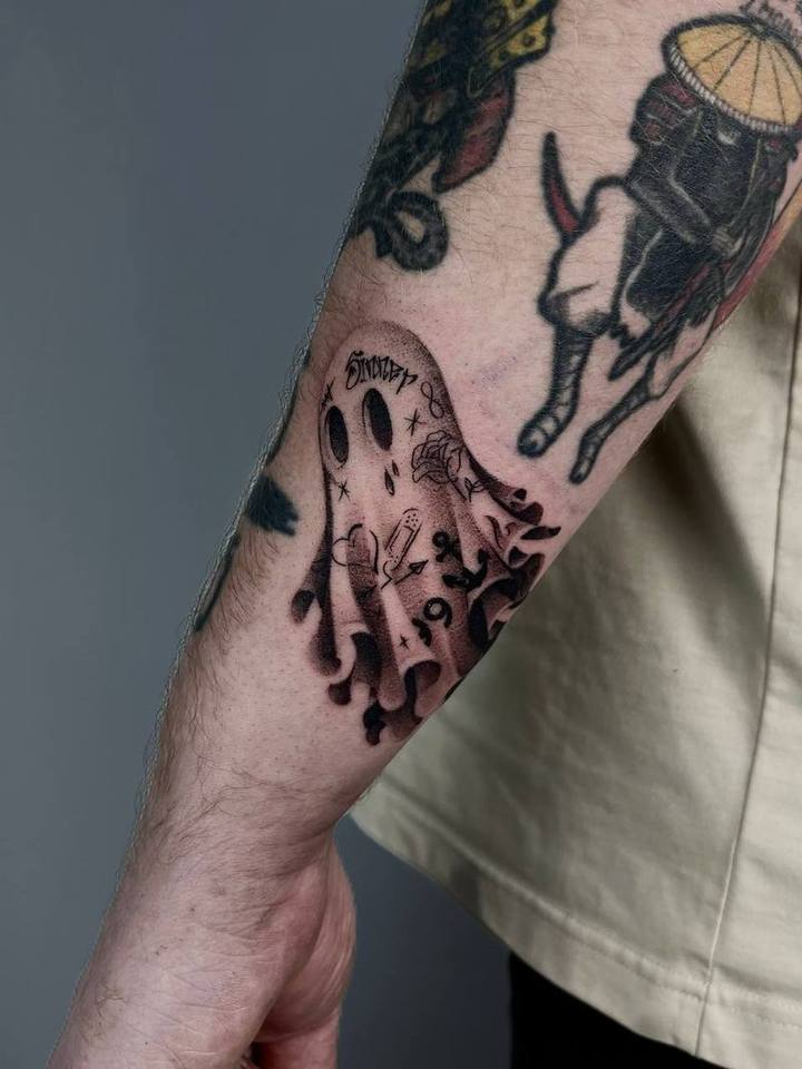 Tattoo: black & grey realism
