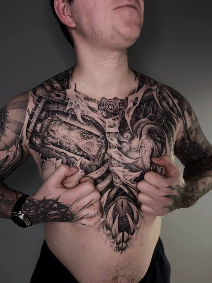 Tattoo: black & grey realism