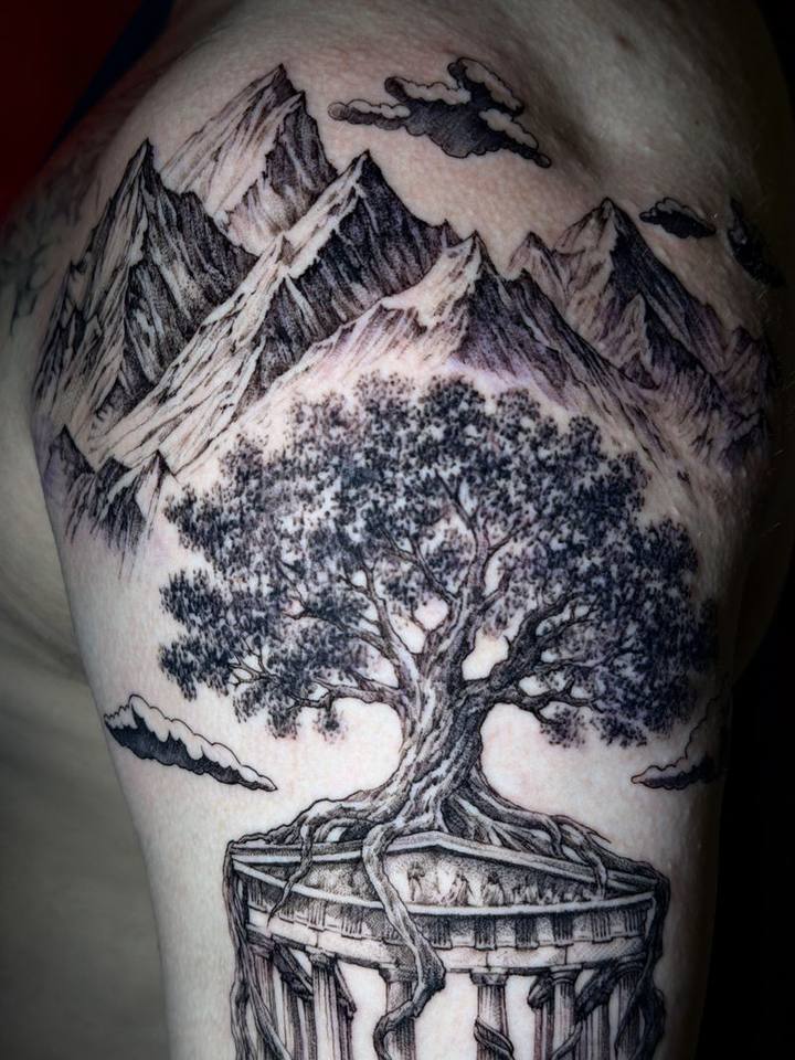 Tattoo: black & grey realism