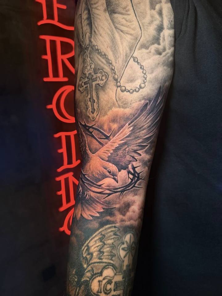 Tattoo: black & grey realism